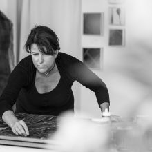 Atelier velvet paintings, Lisa, Bäck Atelier velvet paintings, Lisa, Bäck