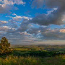 Wolkenstimmung im Weinviertel vom Buschberg aus Wolkenstimmung im Weinviertel vom Buschberg aus