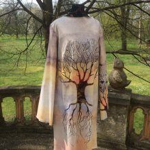 Kleid mit Baummotiv