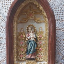 Madonna im gottischen Rahmen