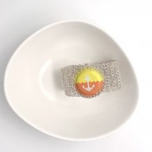 Breites gehäkeltes Silberarmband