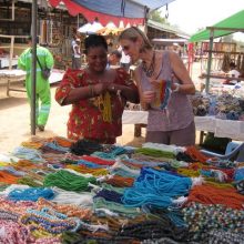 Besuch bei einer lieben Beadsfreunding am Markt in Ghana