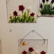 Blumenbild aus geschmolzenem Glas