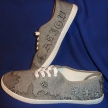 Bemalte Schuhe Skyline Wr. Neustadt
