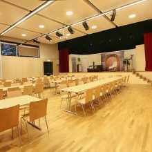 Saal mit Bühne