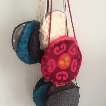 Runde Umhängetaschen in verschiedenen Designs