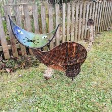 Mieze aus Glas und Weiden