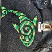 Jeanstasche bestickt